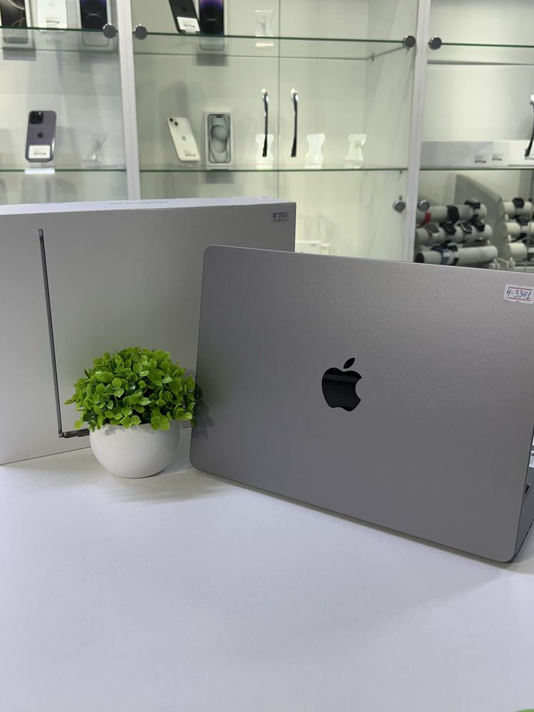 MacBook Air M2.