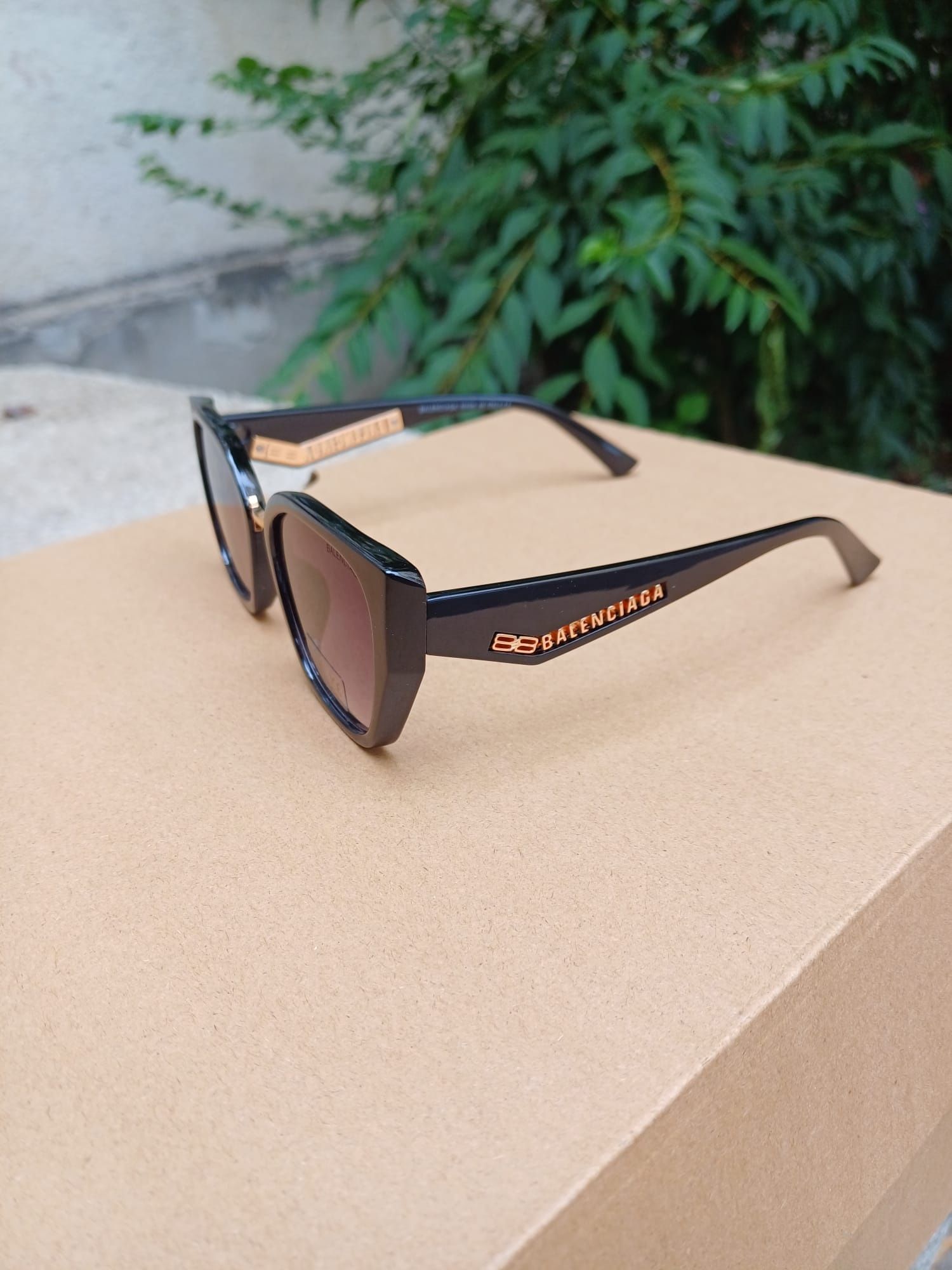 Ochelari de soare balenciaga mov
