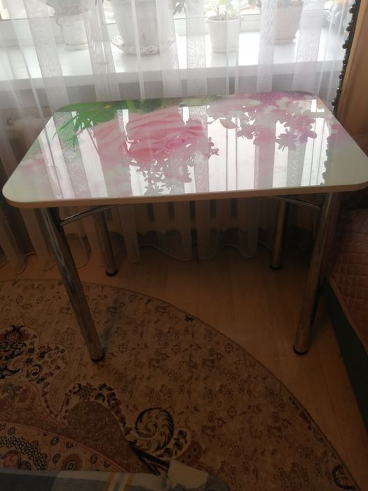 Стол стекло в отличном состоянии