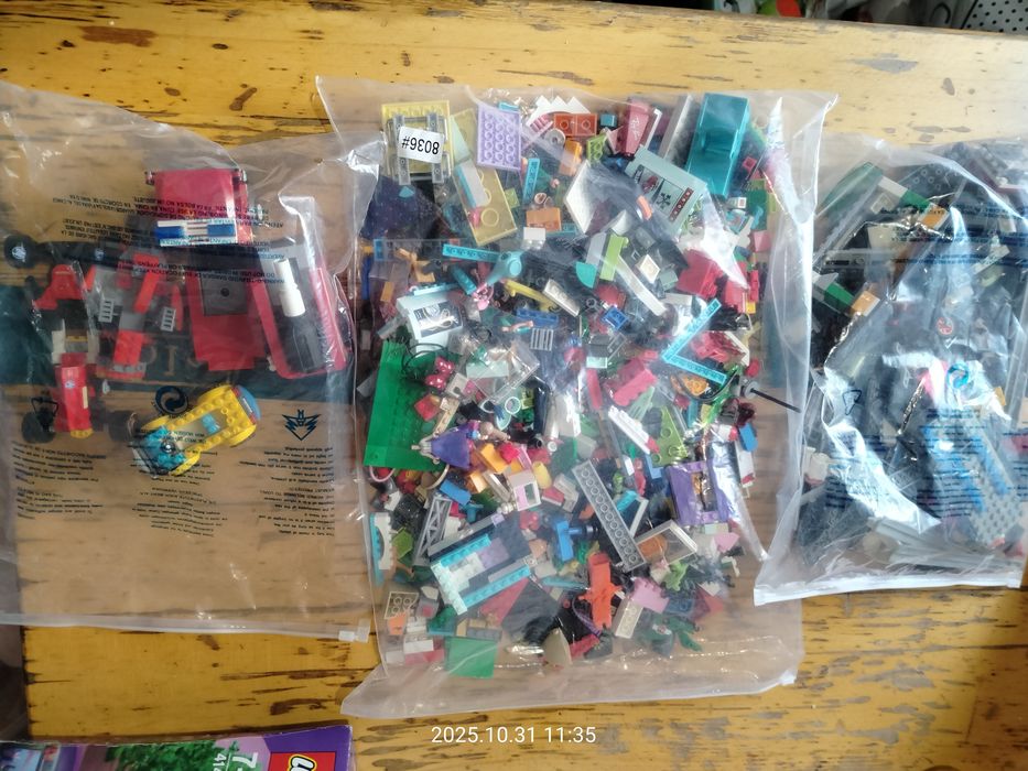 Продам конструктор LEGO .