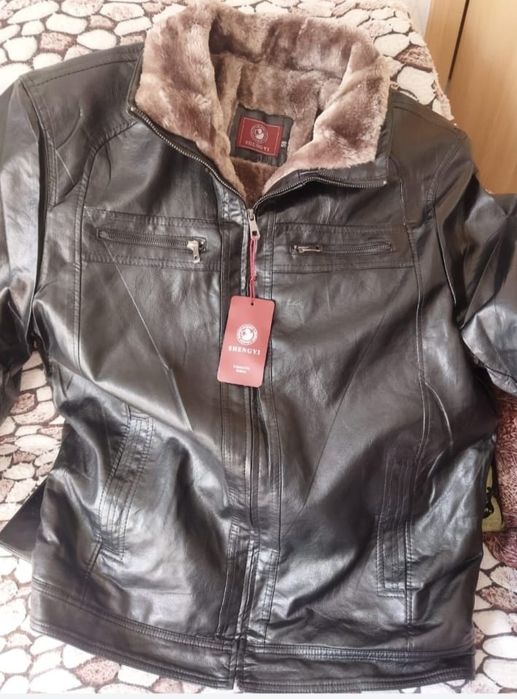 Продам куртка зимнюю 30000