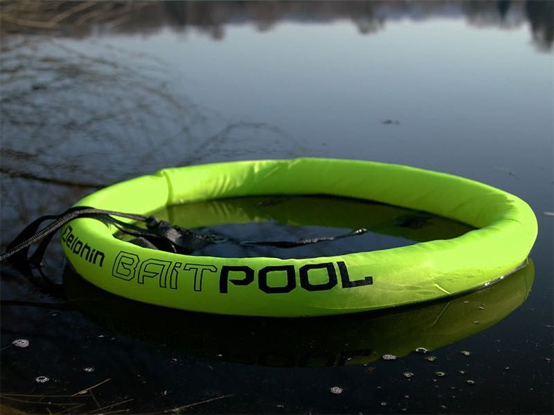 Juvelnic plutitor, Baitpool - Delphin
