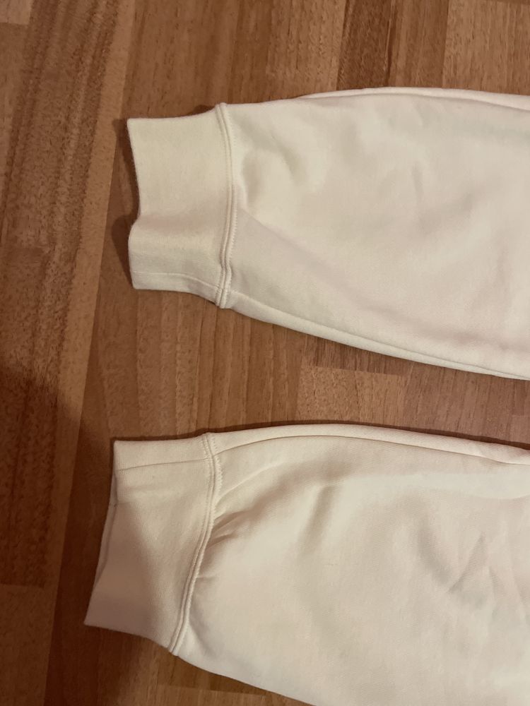 Pantaloni Nike nepurtati