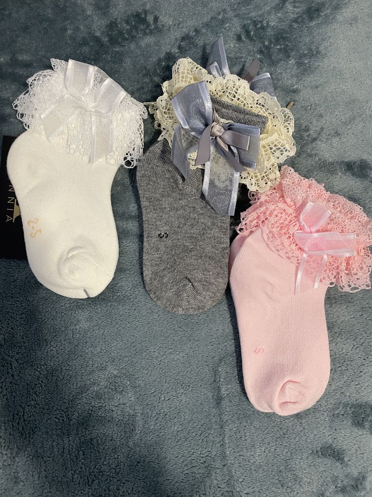 Vand set bebe(12 luni) rochita, body, sandale si ciorapei ANNIA- NOI