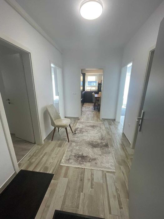 Pers fizică, vand ap cu 3 camere, complet mobilat, loc parcare și boxă