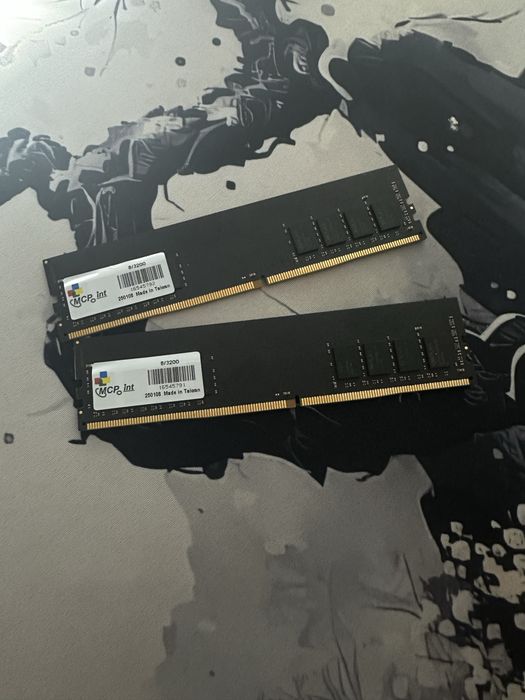 Озу / оперативная память DDR4 8gb х 2 планки/ частота 3200ghz