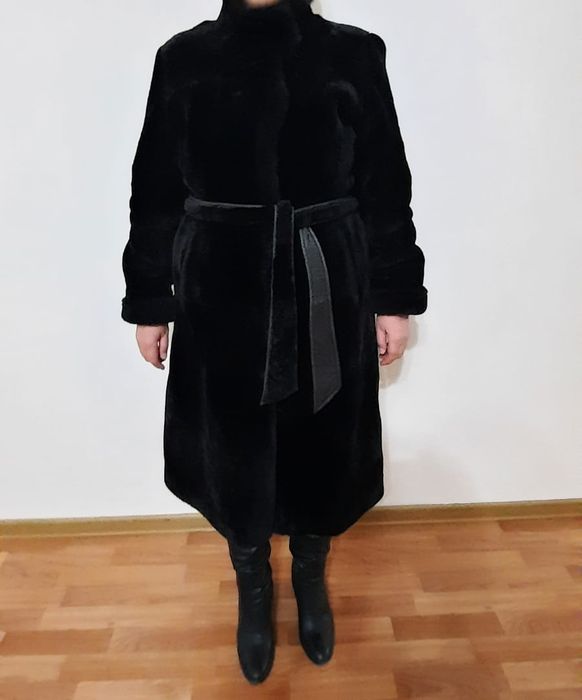 Продам мутоновую шубу в отличном состоянии