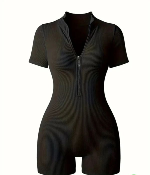 Дамски рибен едноцветен боди - стояща яка