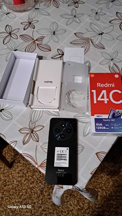 Продавам чисто нов телефон Redmi 14C 128 gb 8 gb ram!!!