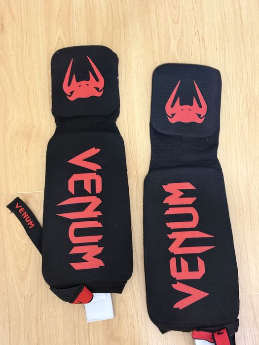 Протектори за крака VENUM