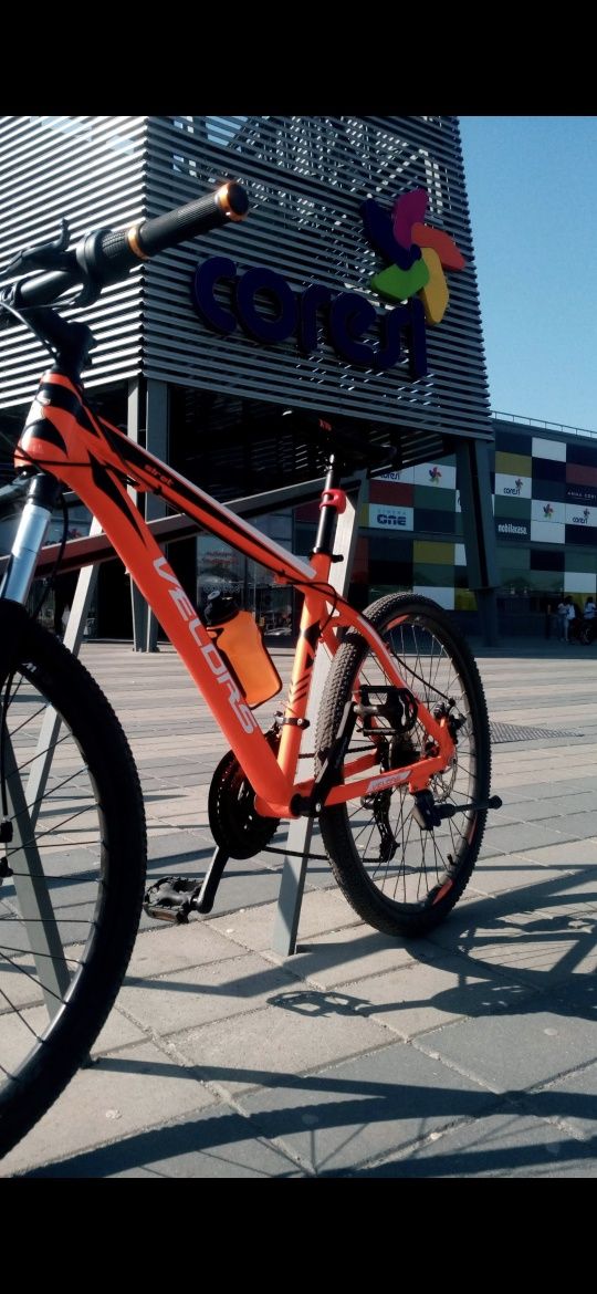 Vând bicicletă velors