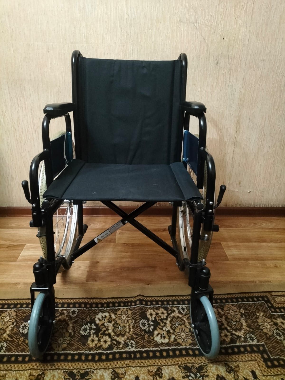 Продам инвалидную коляску