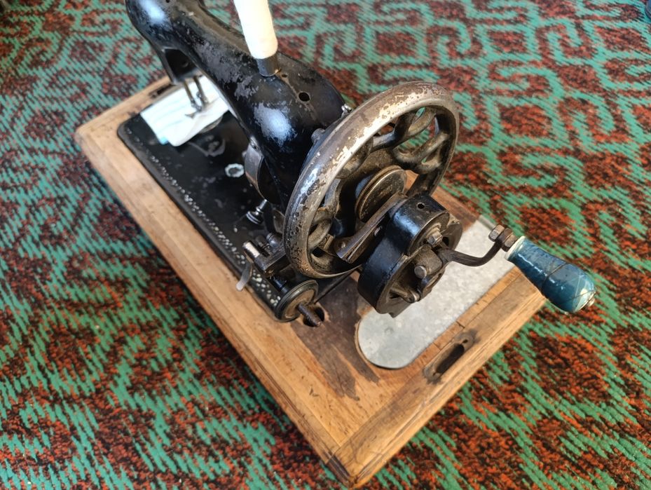 Швейная машина Зингер.