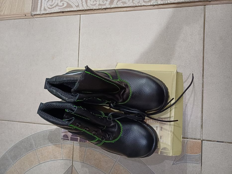 Продаю сапоги производственные