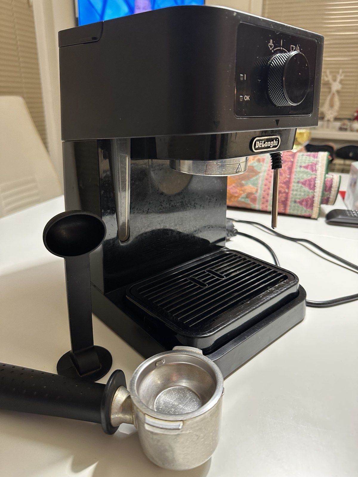 Кафемашина DeLonghi EC230.BK