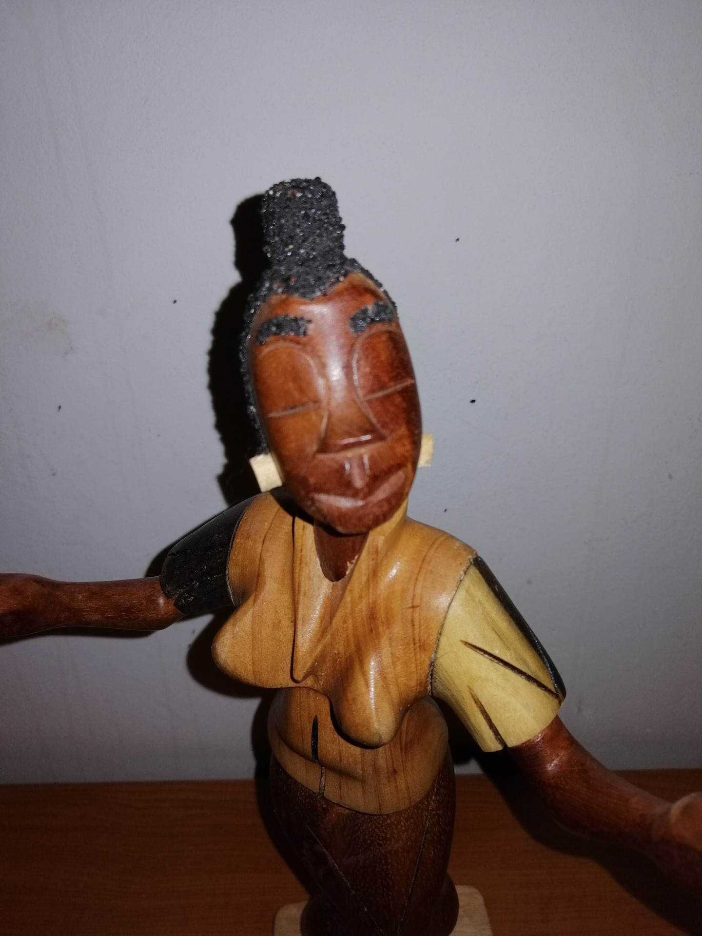 Statueta sculptura lemn arta africa dansatoare cap sold mobil