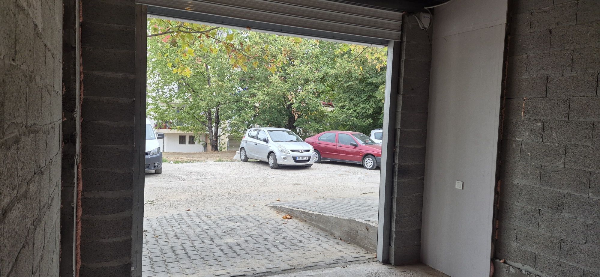 Гараж 18 кв.м на ниво улица кв.Бузлуджа