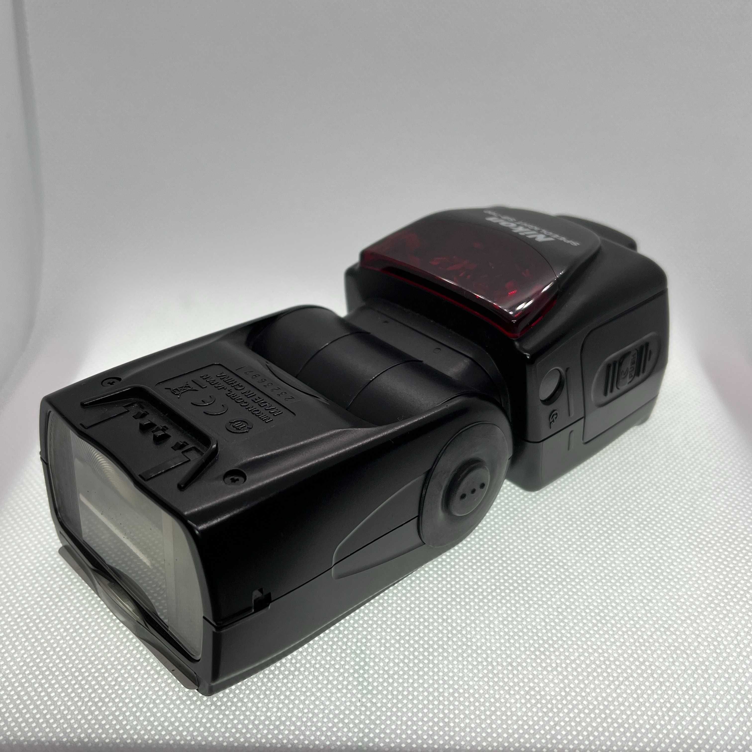 Вспышка  Nikon Speedlight SB-700