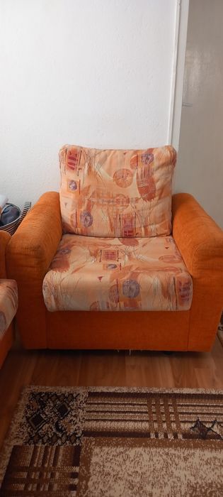 Двуместен диван с фотьойл