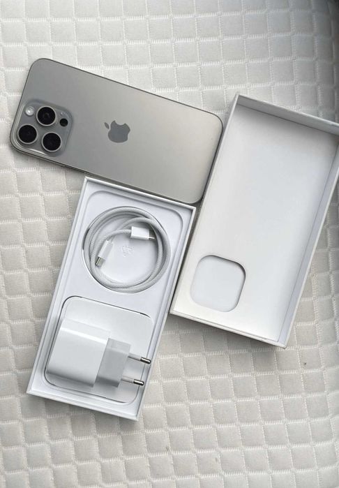 Iphone 15 pro max като нов (гаранционен)