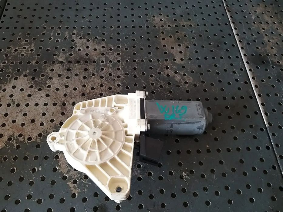 Motoras macara dreapta fata mercedes a class w169 996145102 a1698204442