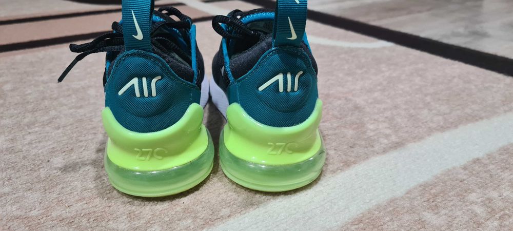 Маратонки Nike Air max 270