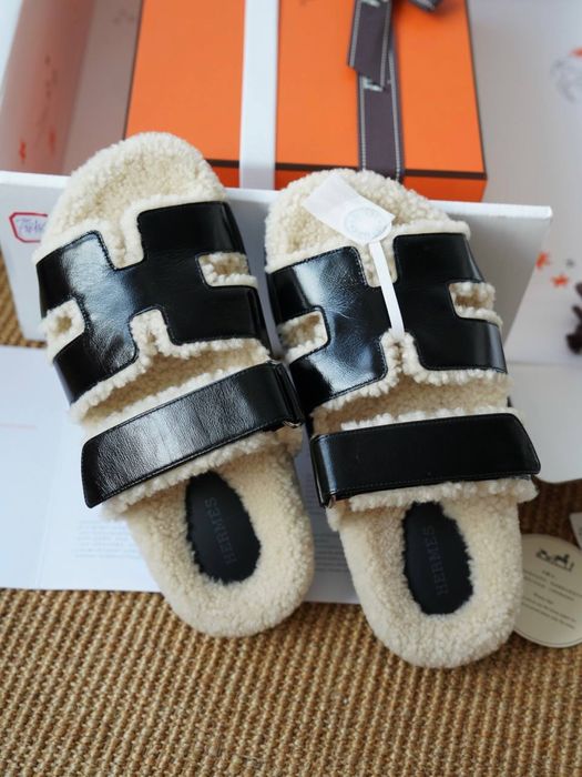 Papuci Hermes Chypre