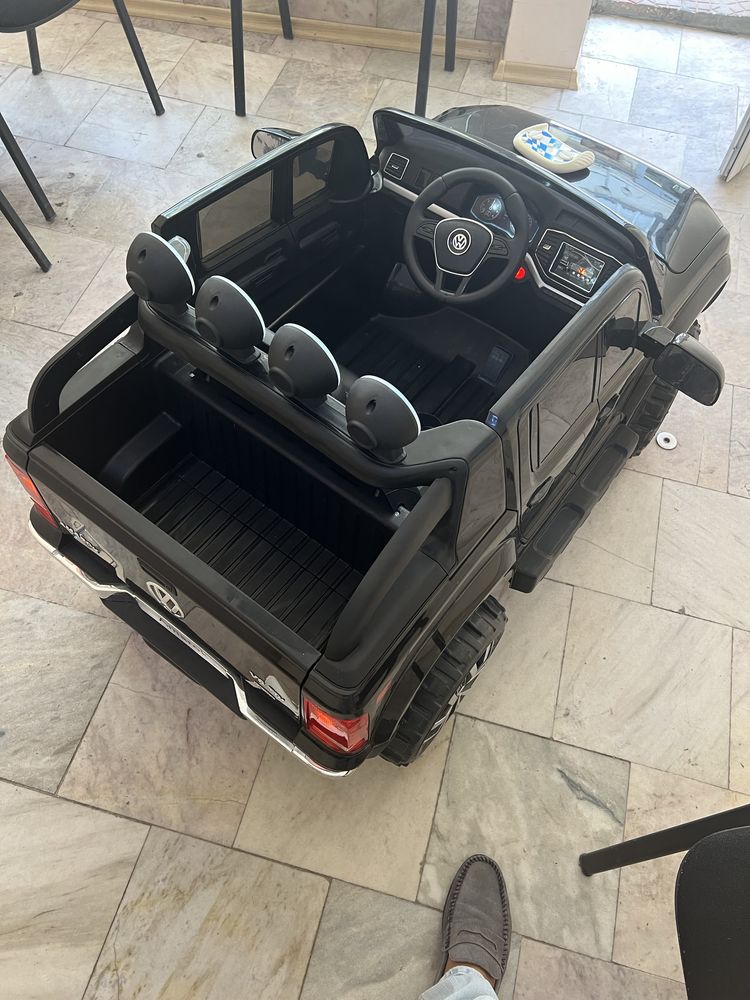 Акумолаторна количка с дистанционно vw amarok