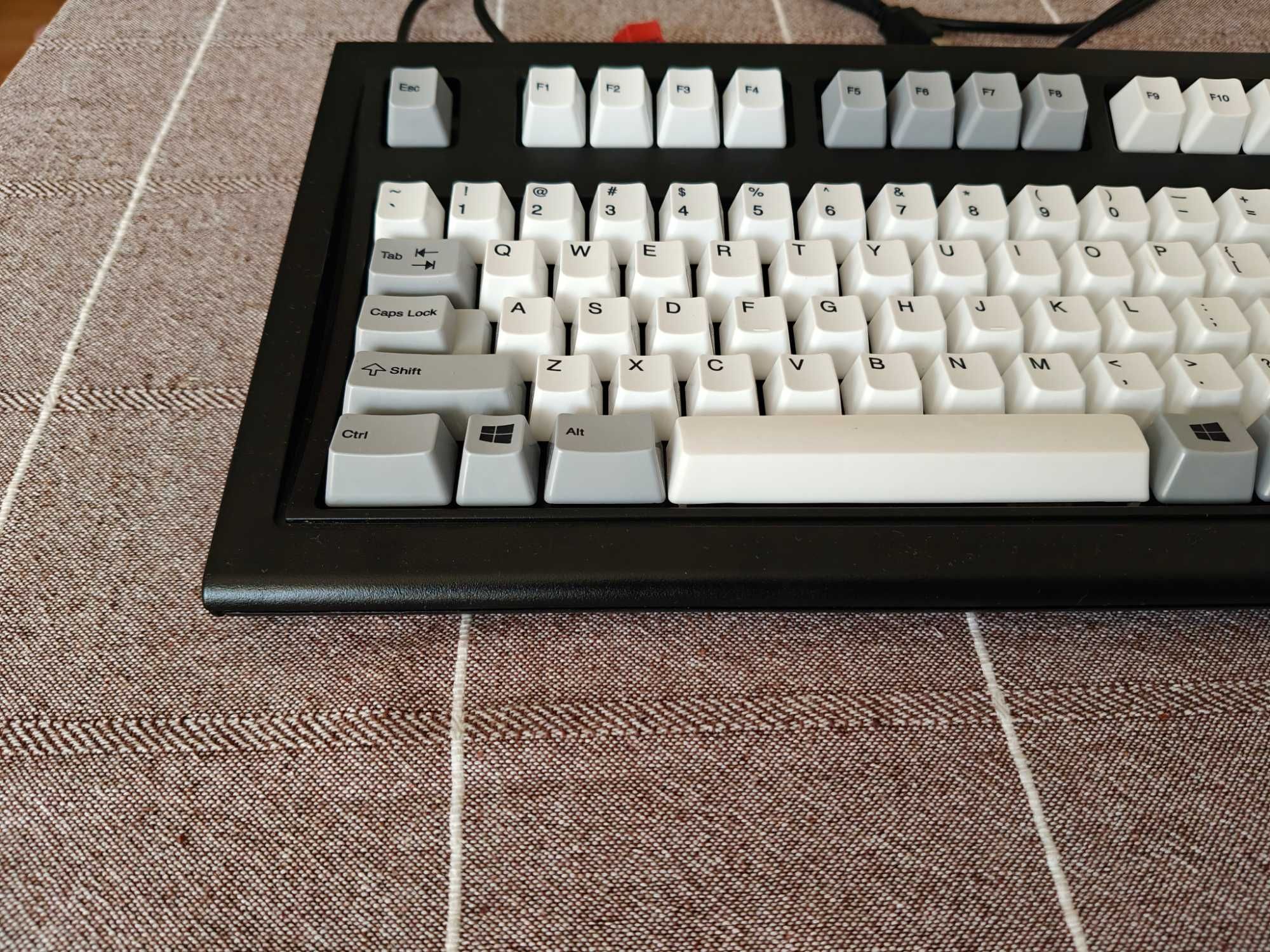 Механична клавиатура Unicomp New Model M