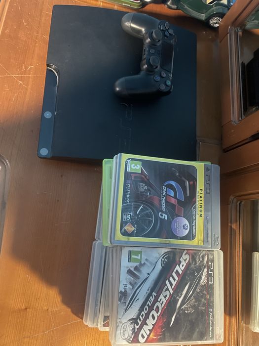 Vand ps3 slim cu 15 jocuri