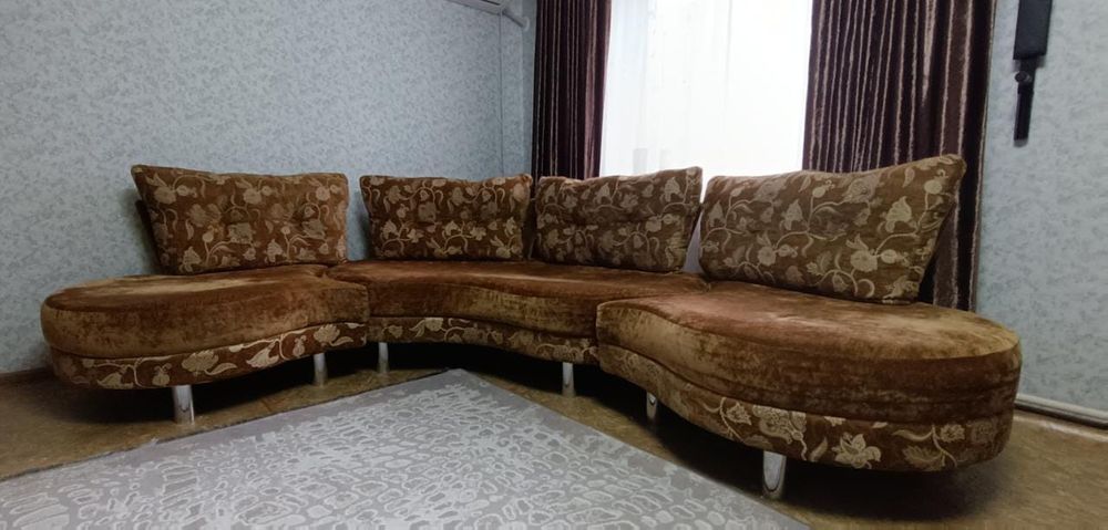 Продам диван в гостинную