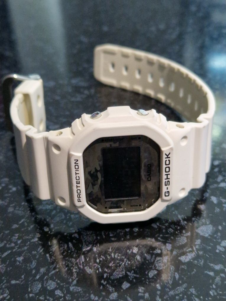 G-Shock Dw5600-SKC-1