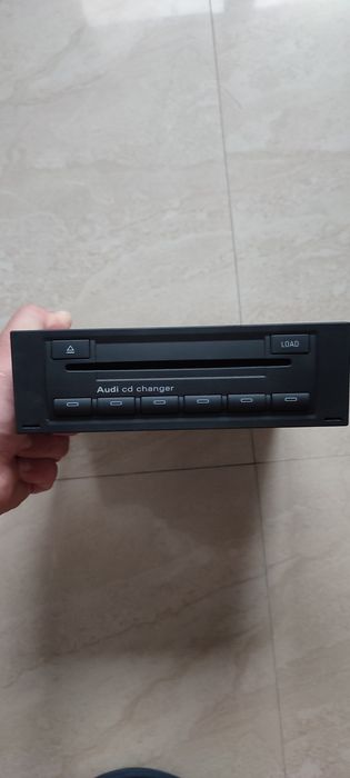 Оригинален CD CHANGER от AUDI A3