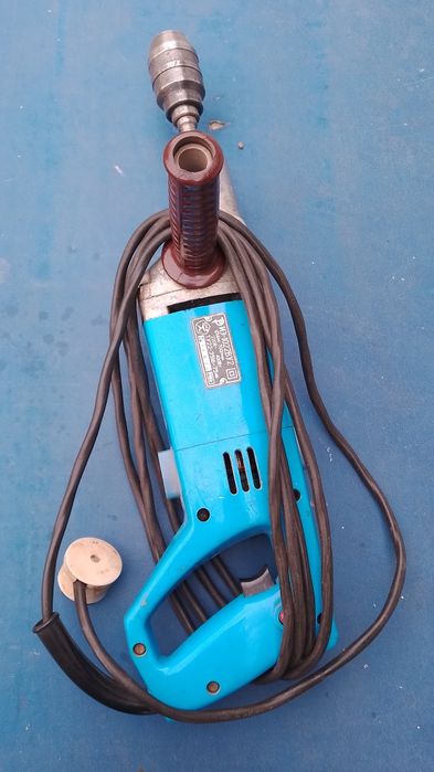 Электродрель 220,в