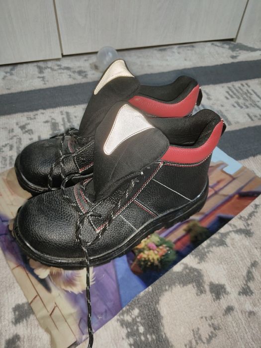 Ботинки рабочие .