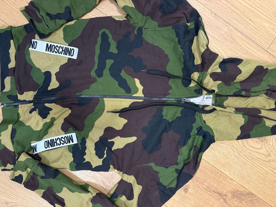 Мъжко оригинално горнище Moschino - M размер