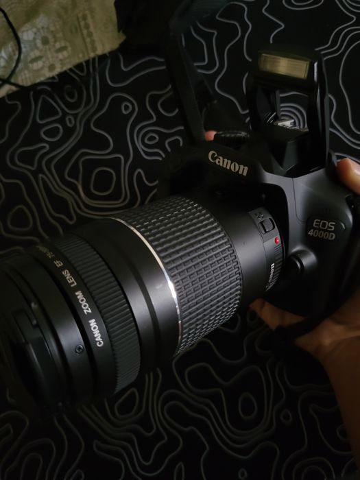 продам камеру Canon EOS 4000D