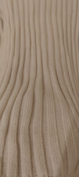 Pulover 100% merinos extrafin  mărime M-L