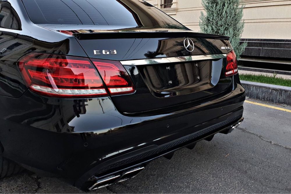 Mersedes AMG W212 E63 Body Kit Состаяние Идеално