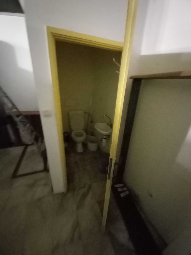 Дава се под наем Магазин в Бургас, Център - 100 кв.м за 150 € - Снимка #4