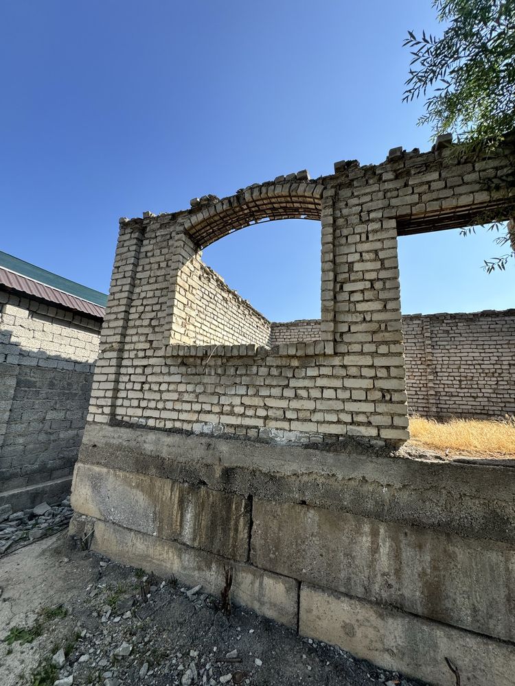Продам кирпич полтора  плита цоколый блок цена договоримся снос дом