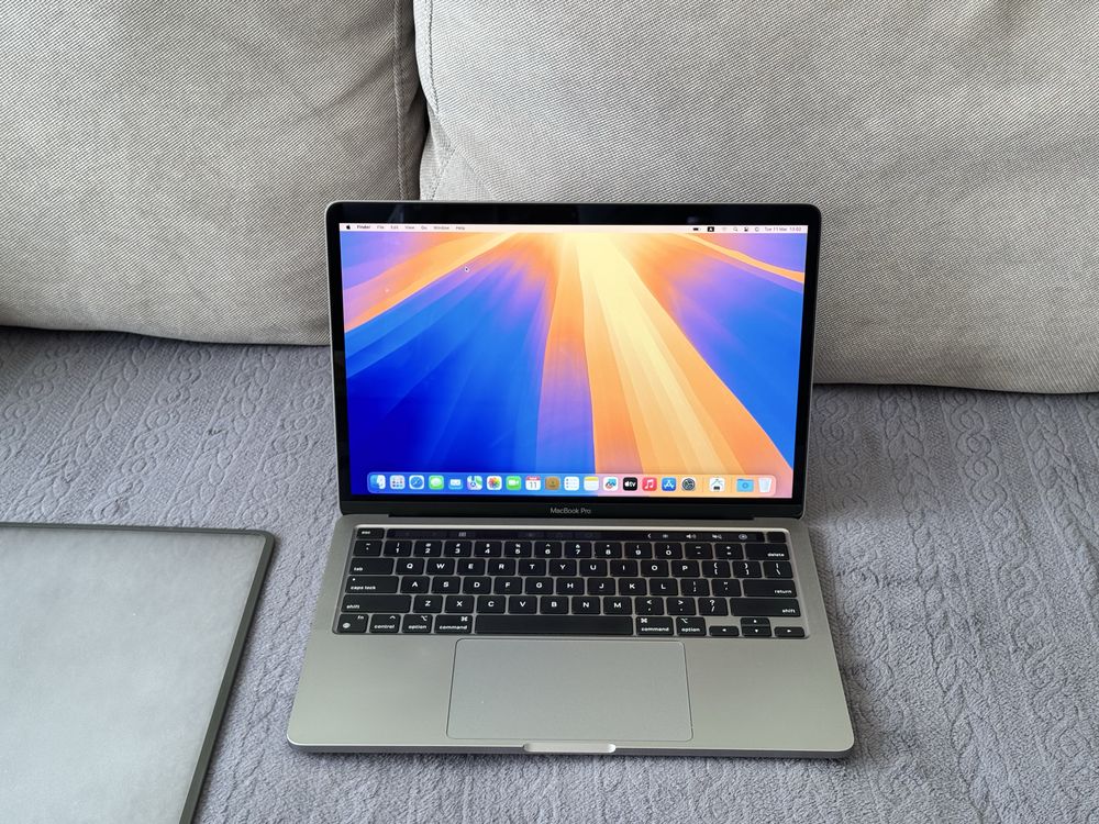 Като Нов 13.3'Macbook Pro M1/8GB Ram/256GB SSD