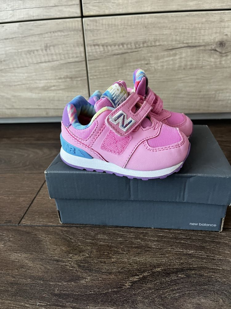 Маратонки New Balance за момиче