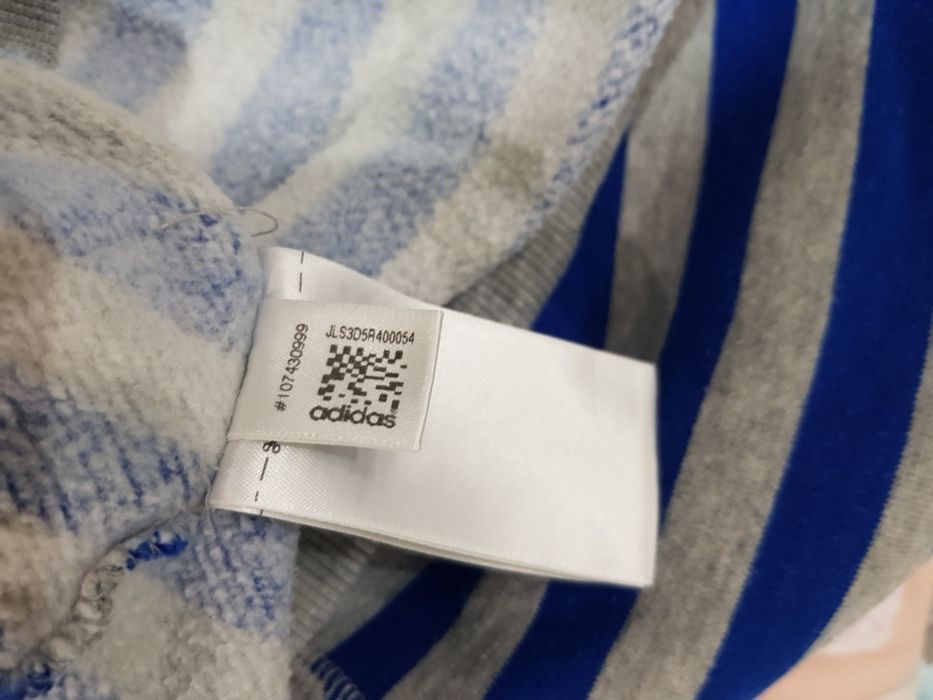 Bluza Adidas 3 Stripes Originala (Nu Nike, The North Face Calvin Klein