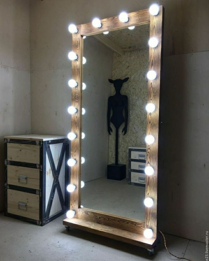 Гримерное зеркало с подсветкой