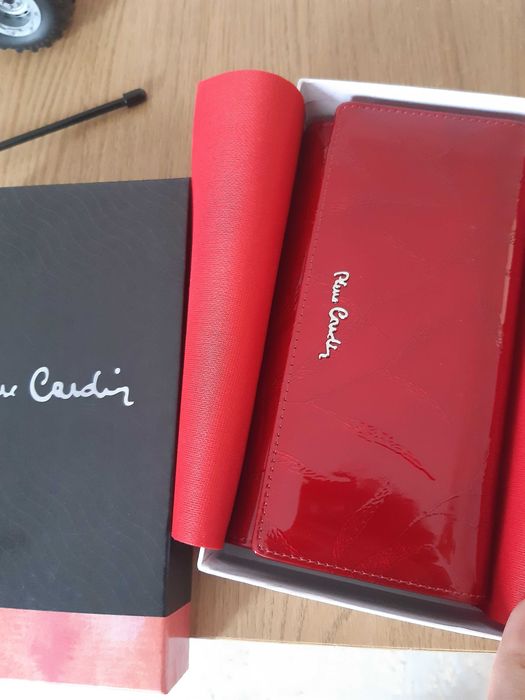 Portofel nou Pierre Cardin piele naturala rosu, in cutie originala