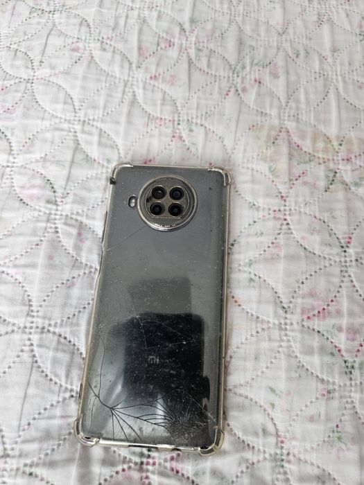 Продавам Xiaomi MI 10T Lite