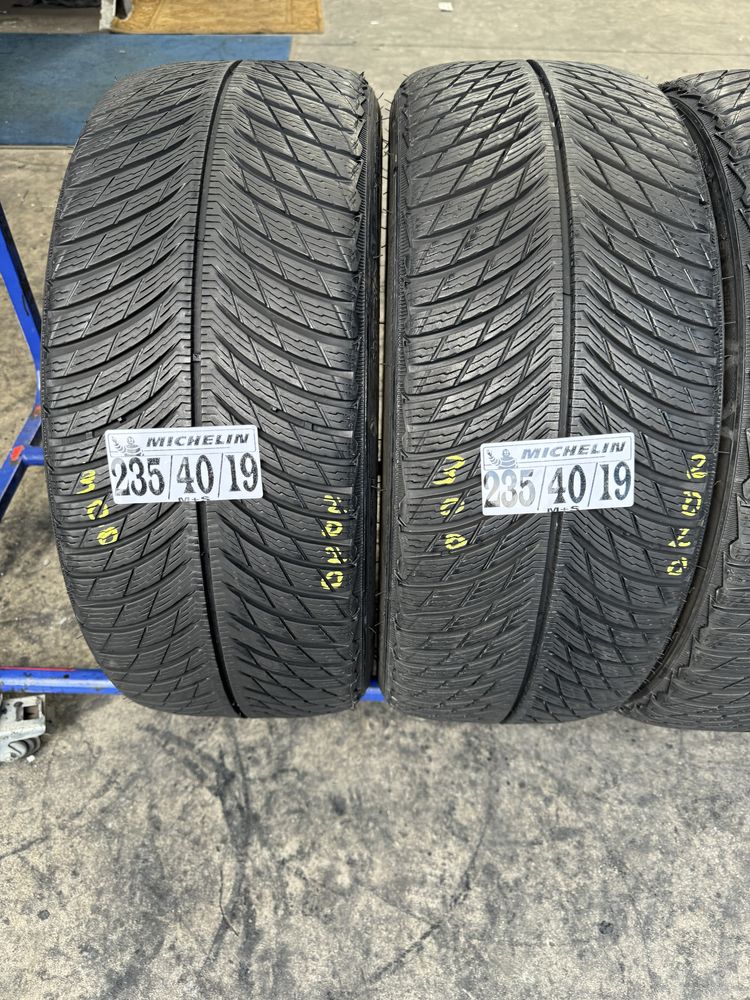 235/40/19 Michelin M+S