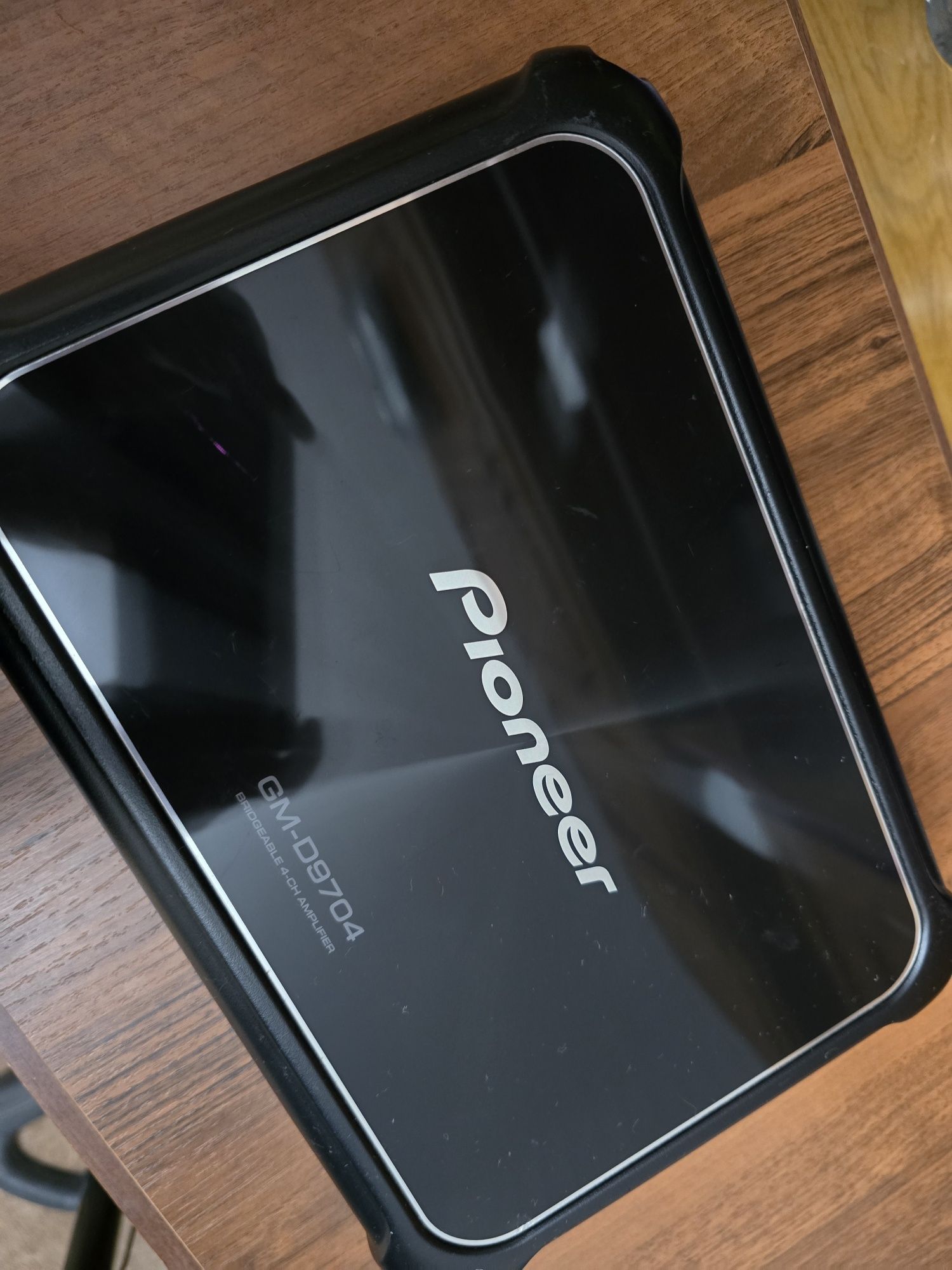 В продаже 4 канальный усилитель Pioneer GM-D9704