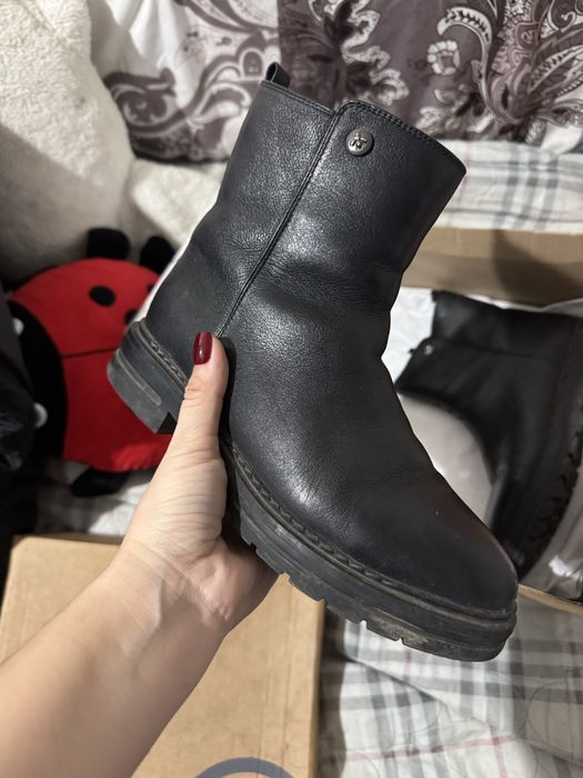 Продам зимние кожаные сапоги